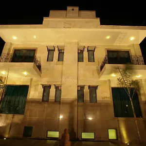 https://justa-gurgaon.hotelsdelhi.org